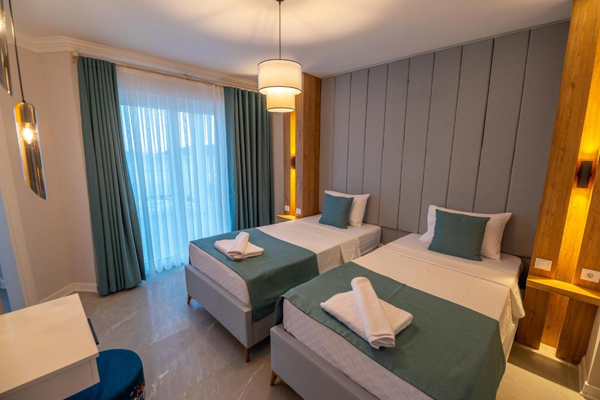 קלקן Beachfront White Villa With Private Swimming Pool מראה חיצוני תמונה