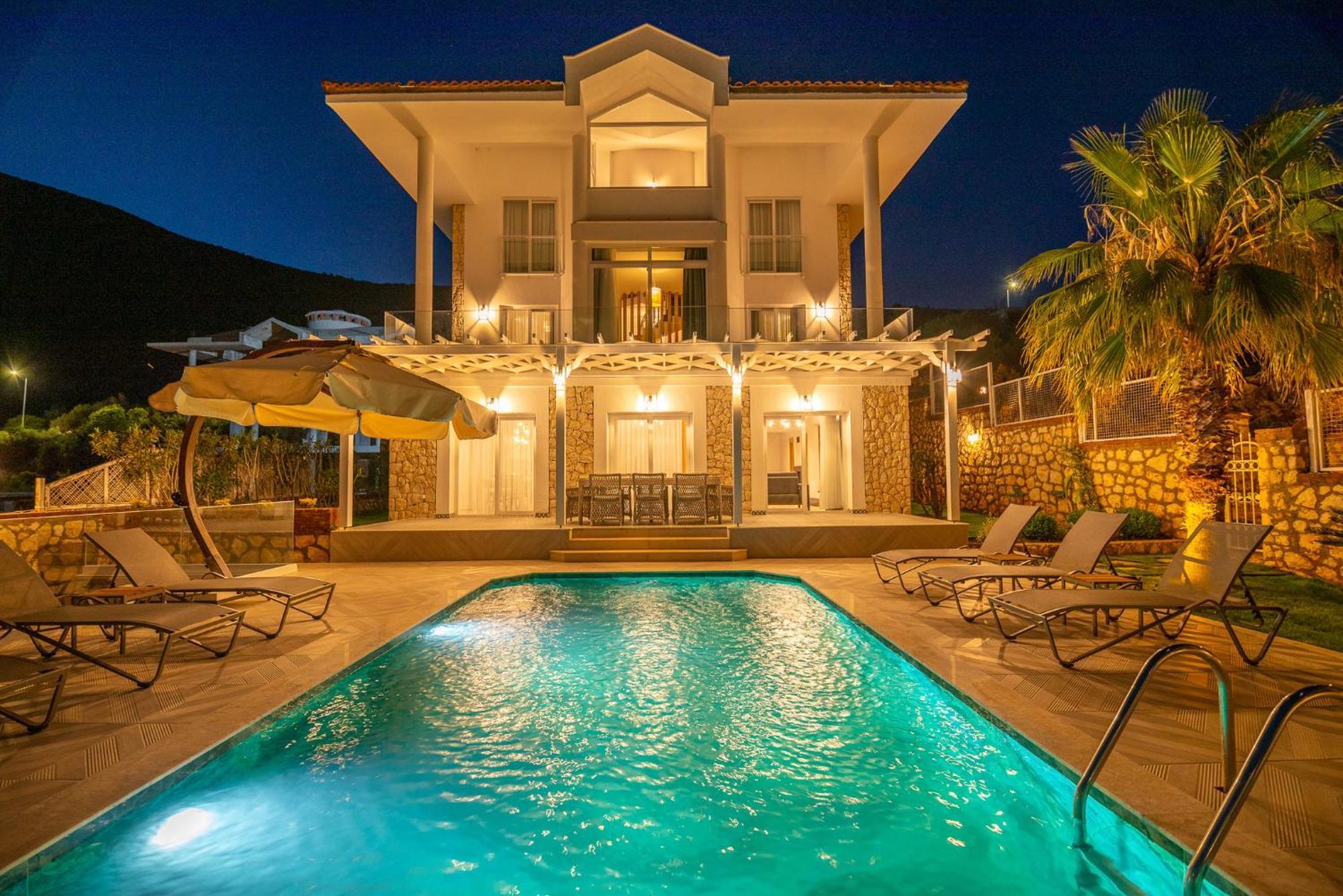 קלקן Beachfront White Villa With Private Swimming Pool מראה חיצוני תמונה